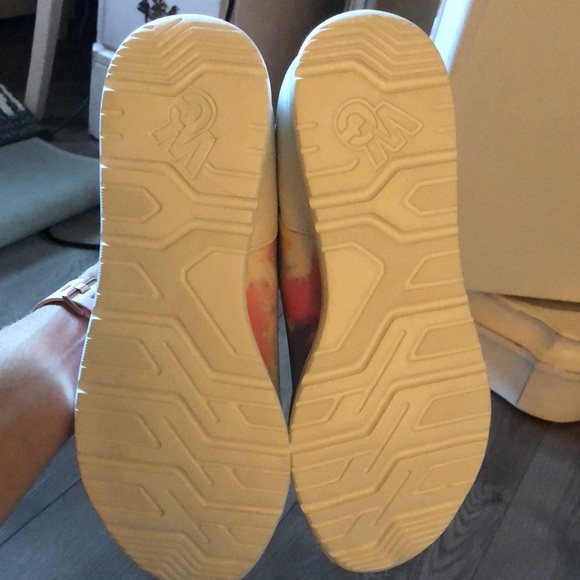 Walking cradles, tie-dye sneakers NWB - Picture 3 of 9